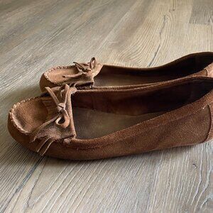 Minnetonka Moccasin Slippers Leather Brown Slip-on Size 9.5 Loafers!